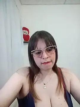 Stripchat Sex Cam of lorenita_88