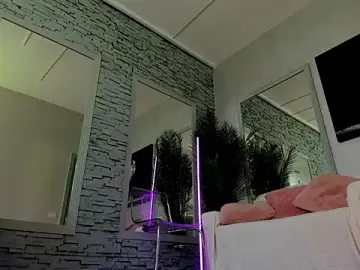 Stripchat Best Webcam of Reina_Cummings