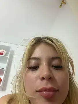 Stripchat Best Webcam of _Alicee_1