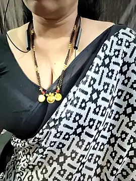 Stripchat Best Webcam of bhuvana_555