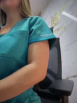 Stripchat Free Porn Cam of alicee16