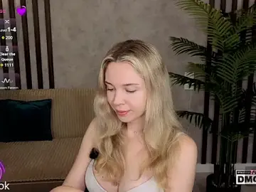 Stripchat Sex Chat of Holl1Would