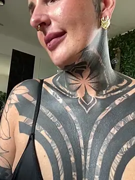 Stripchat Live Sex of KathaleaNoir