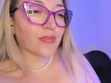 Stripchat Live Sex of Naty_Mature_