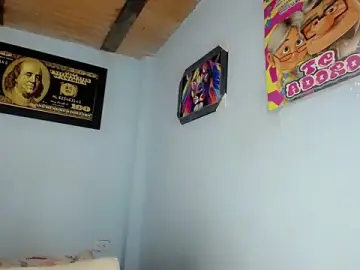 Stripchat Free Live Porn of Emily_Hornys20