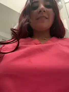 Stripchat Free Live Porn of Nahomy_benet
