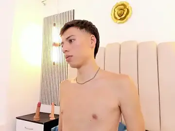 Stripchat Watch Live Sex Cams of KENNY_HANK