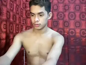 Stripchat Sex Cam of yourhotasian_jhonpol16