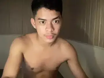 Stripchat Sex Cam of yourhotasian_jhonpol16