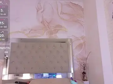 Stripchat Sex Cam of Luna_Tylor