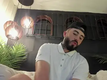 Stripchat Sex Cam of martin_foster_