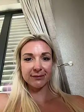 Stripchat Free Live Porn of Bella-Tight