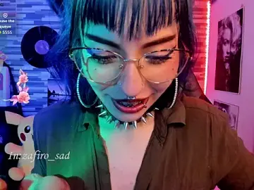Stripchat Live Sex Cam of BlueElyxra