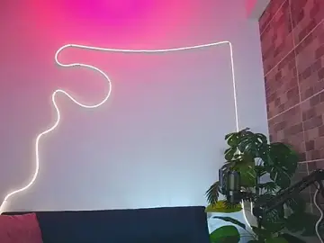 Stripchat Watch Live Sex Cams of luna_valen