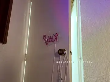 Stripchat Sex Cam of ReenKitty