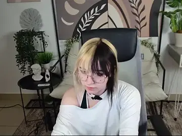 Stripchat Watch Live Sex Cams of NyxCalderra