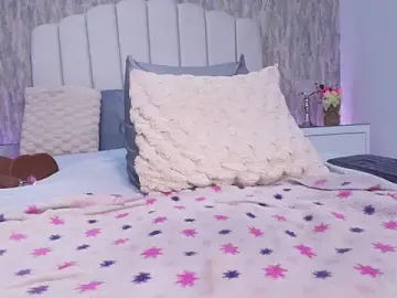 Stripchat Sex Cam of raven_lilith_