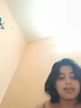 Stripchat Sex Cam of Cute-Simmi69