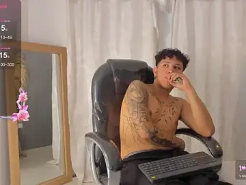 Stripchat Adult Webcam of Liam__fox