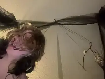 Stripchat Live Sex Cam of ellababee