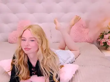 Stripchat Live Porn of RheaSky