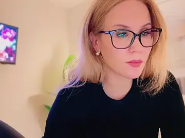 Stripchat Live Sex Cam of Myassistant