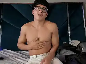Stripchat Sex Cam of Danny_king1
