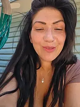 Stripchat Live Sex Cam of LittleMissEeve