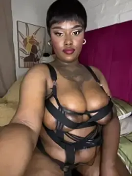 Stripchat Nude Webcam of QUEEN_NOBUHLE_FEMDOM_777