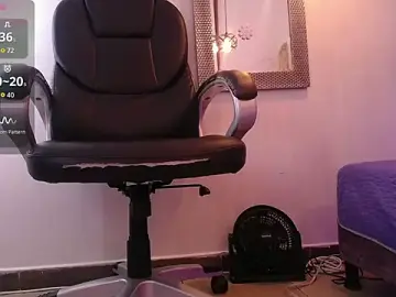 Stripchat Live Sex Cam of Amara_Davis1