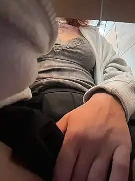 Stripchat Live Sex Cam of RosieDesire