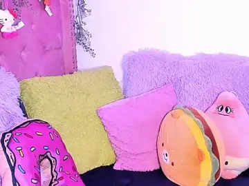 Stripchat Live Sex Cam of LillyCandy