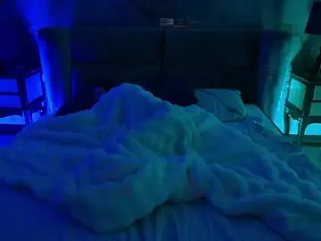 Stripchat Live Sex Cam of LittleJulii