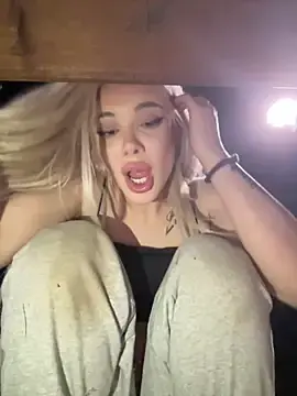 Stripchat Adult Webcam of AlyssaFoxx_
