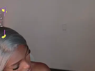 Stripchat Best live sex cam show of ahvi_ebony