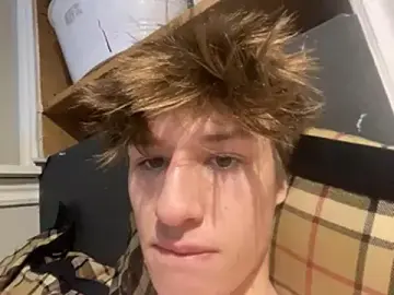 Stripchat Free Porn Cam of yourwhiteboy1