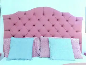 Stripchat Watch Live Sex Cams of ThyaraJhons