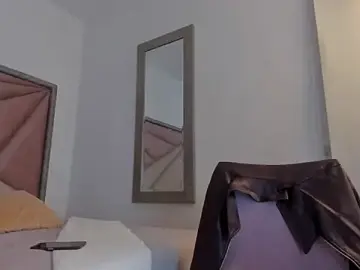 Stripchat Free Porn Cam of SaskiaGrendel