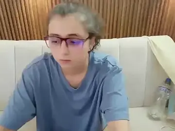 Stripchat Watch Live Sex Cams of feelena_mysoull