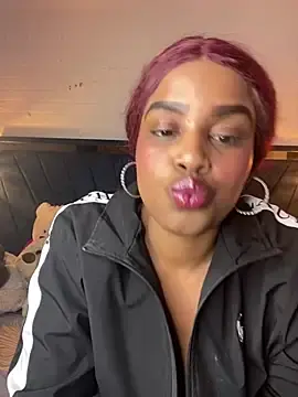 Stripchat Sex Cam of Ayla_Noir