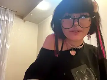 Stripchat Free Live Porn of HolyCute