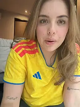 Stripchat Nude Webcam of Alirawrz