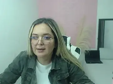 Stripchat Free Porn Cam of samy_vsn