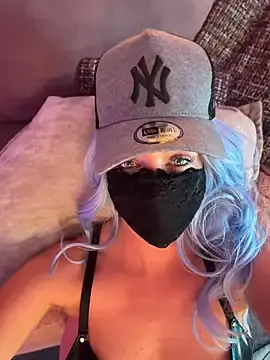 Stripchat Free Porn Cam of fairyxbella