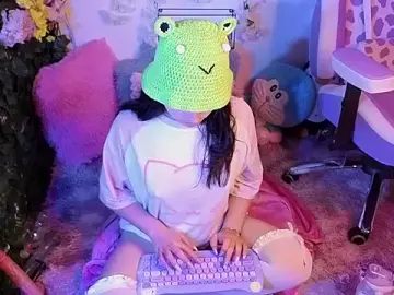 Stripchat Free Porn Cam of Eymmy_24