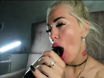 Stripchat Live Porn of Kira_Key