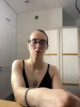Stripchat Live Porn of MartiniiSelenna