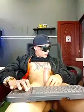 Stripchat Watch Live Sex Cams of maxwell_crazy1