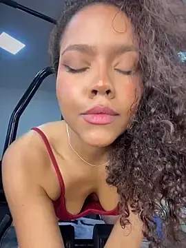Stripchat Sex Chat of CurlyOopsieXXX