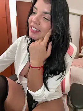 Stripchat Live Sex Cam of emma_lopes